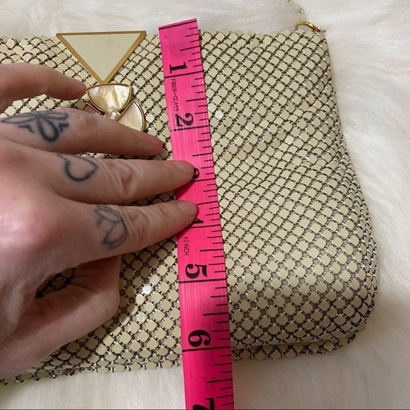 Vintage‎ women’s cream metal mesh  crossbody purse - Picture 9 of 12